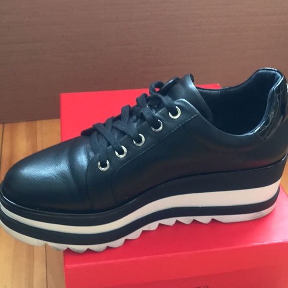 Laides stylish Wishbone (Brown’s)wedge shoes - Picture 4 of 4